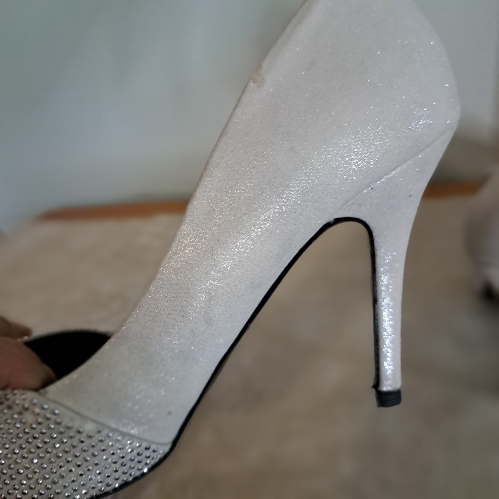 ALDO Silver Sparkle 4" Heels Size 7.5 EUC - Picture 6 of 7